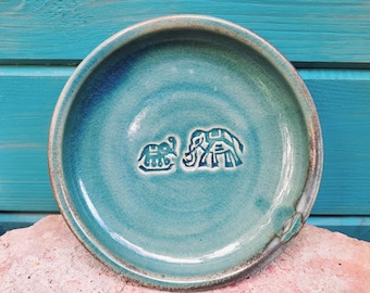 Children's plates with animal motifs, ceramic plates, pottery plates