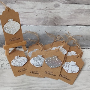 Pakket van 10 handgemaakte patroon Zilver & Wit Kerstballen ornament Kraft Gift Tags voor cadeautjes