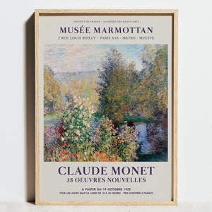 Peut inclure: Une affiche vintage annon&ccedil;ant une exposition de 35 &oelig;uvres nouvelles de Claude Monet au Mus&eacute;e Marmottan &agrave; Paris, France. L'affiche pr&eacute;sente une peinture d'un paysage avec un &eacute;tang et des arbres dans des tons de vert, bleu et jaune. Le texte sur l'affiche est en fran&ccedil;ais et comprend le titre de l'exposition, les dates et le prix d'entr&eacute;e.
