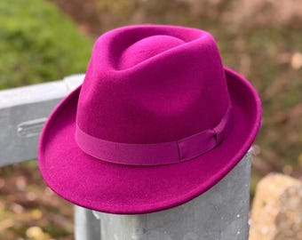 Gepersonaliseerde wollen trilbyhoed: waterdichte, samendrukbare, handgemaakte fedora