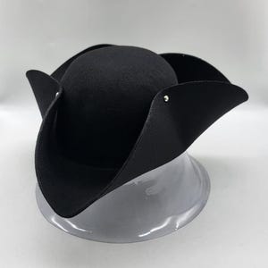 Aanpasbare piraat Tricorne-hoed Handgemaakte militaire leger Tricorn-hoed | 100% polyester met logo-ijzer personalisatie Perfect voor kostuums