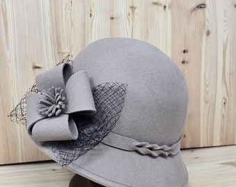 Cloche Hat Women display picture 1