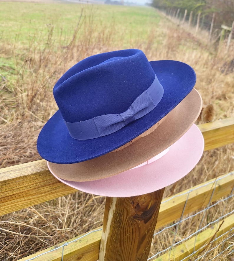Classic Wide Stiff Brim Snap-Brim Fedora Hat – 100% Premium Wool with Authentic Grosgrain