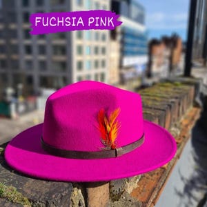 Pas fedora aan, je fedora van 100% wolvilt met je klassieke vorm fedora initialen branding ijzeren handgemaakte fedora verpletterbare leren band hoed