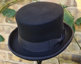 Cappello a cilindro in feltro di lana comprimibile: ideale per festival steampunk e con possibilità di personalizzazione.
