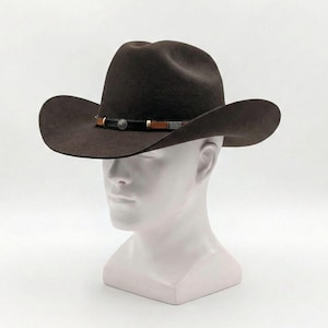Wool cowboy hat

Wide brim cowboy hat

Western cattleman hat

Western cowboy hat

Men’s wool cowboy hat

Women’s wool cowboy hat

Secondary Keywords (Style / Use)

Cattleman style hat

Rancher hat

Rodeo hat

Country western hat

Western fashion hat

Outdoor western hat

Descriptive / Long-Tail Keywords

Handmade wool cowboy hat

Wide brim western hat

Classic cattleman style cowboy hat

Western wear accessory

Festival cowboy hat

Durable wool western hat