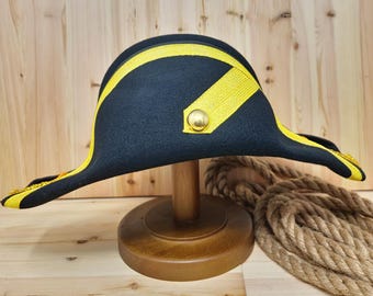 Handgefertigter Dreispitz aus Wollfilz im Stil des 18ten Jahrhunderts