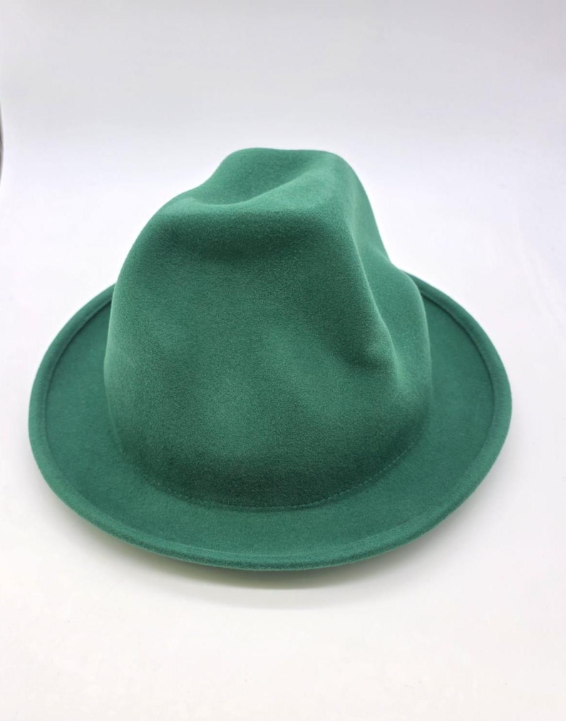 Handcrafted Oversized Wool Oversized Odd Shaped Tall Hat
Felt Hat:Custom Branding