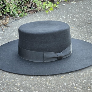 Gepersonaliseerde Spaanse bolero-hoed van wolvilt klassieke brede rand Gaucho-hoed van 100% wol met stijve rand voor heren Aanpasbaar met branding ijzer.