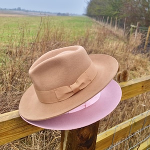 Classic Wide Stiff Brim Snap-Brim Fedora Hat – 100% Premium Wool with Authentic Grosgrain