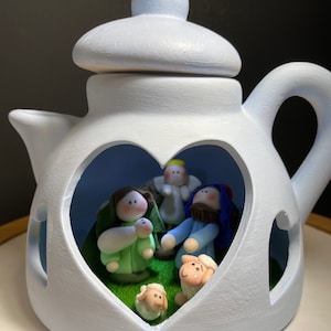 CLAY TEAPOT NATIVITY - Handmade Clay Nativity Set on a Clay Teapot with Light - Christmas Nativity Set Decoration
