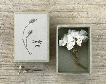 Lovely You - Boîte d'allumettes de fleurs séchées de l'Est de l'Inde | Anniversaire | Souvenir | Amitié | Cadeau | Fête des Mères |