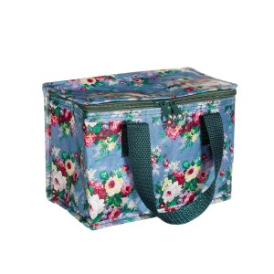 Delphine Blue Vintage Rose Lunch Bag | Sass and Belle | Picnic time | Lunch box | Foldable | Travel the World