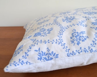 Vintage linen cotton cushion cover, upcycled, 40 x 60 cm, floral pattern, 70s, blue and white, recycled shabby chic linen cushion