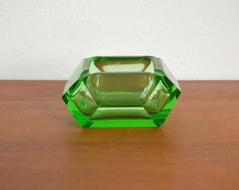 Beautifully shaped, heavy glass ashtray, vintage 1960s/50s style, mid-century green