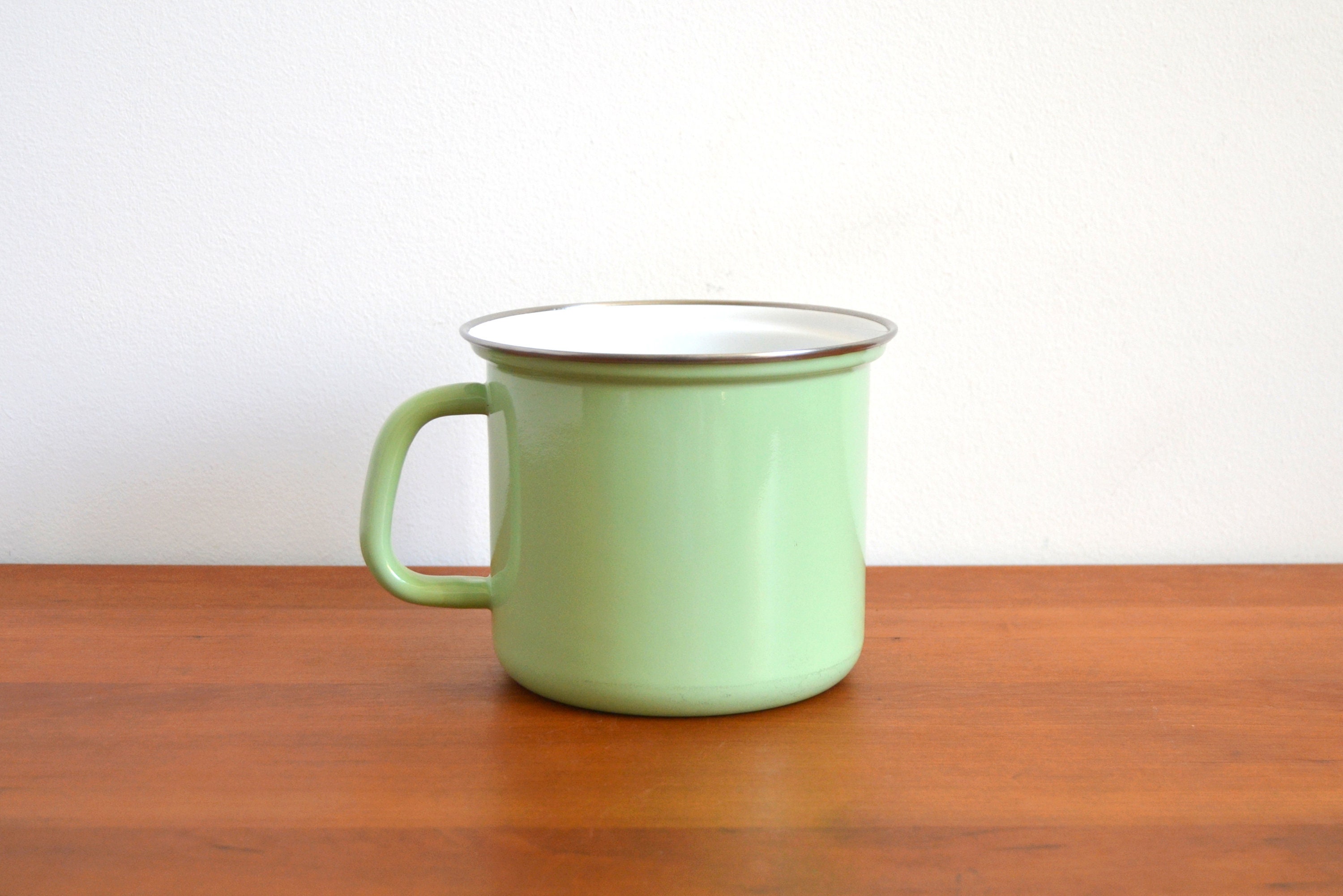 Enamel pot cooking pot 1700ml handle pot milk pot vintage enamel pastel green from the 50s 60s Mid Century Rockabilly pastel green
