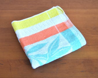 Towel 60s 70s floral terry cloth vintage fabric terry cloth turquoise red yellow mid century
