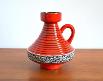 Ilkra 2024 vase, fat lava, vintage 60s/70s mid-century, black, white, red