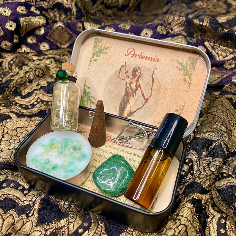 Artemis Altar Tin, Moon Goddess Artemis Offering Shrine Tin, Hellenism, Witchcraft Altar, Goddess decor, Wicca Gift, Greek Deity Gift image 8