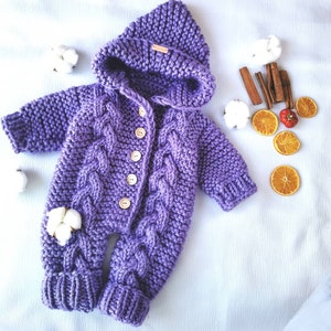 Salopette confortable en tricot fait main | Combi-pantalon à emporter pour nouveau-né | Cadeau en attente de tricot | Vêtements bébé tricotés