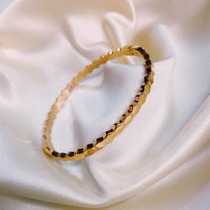Pulsera chapada en oro