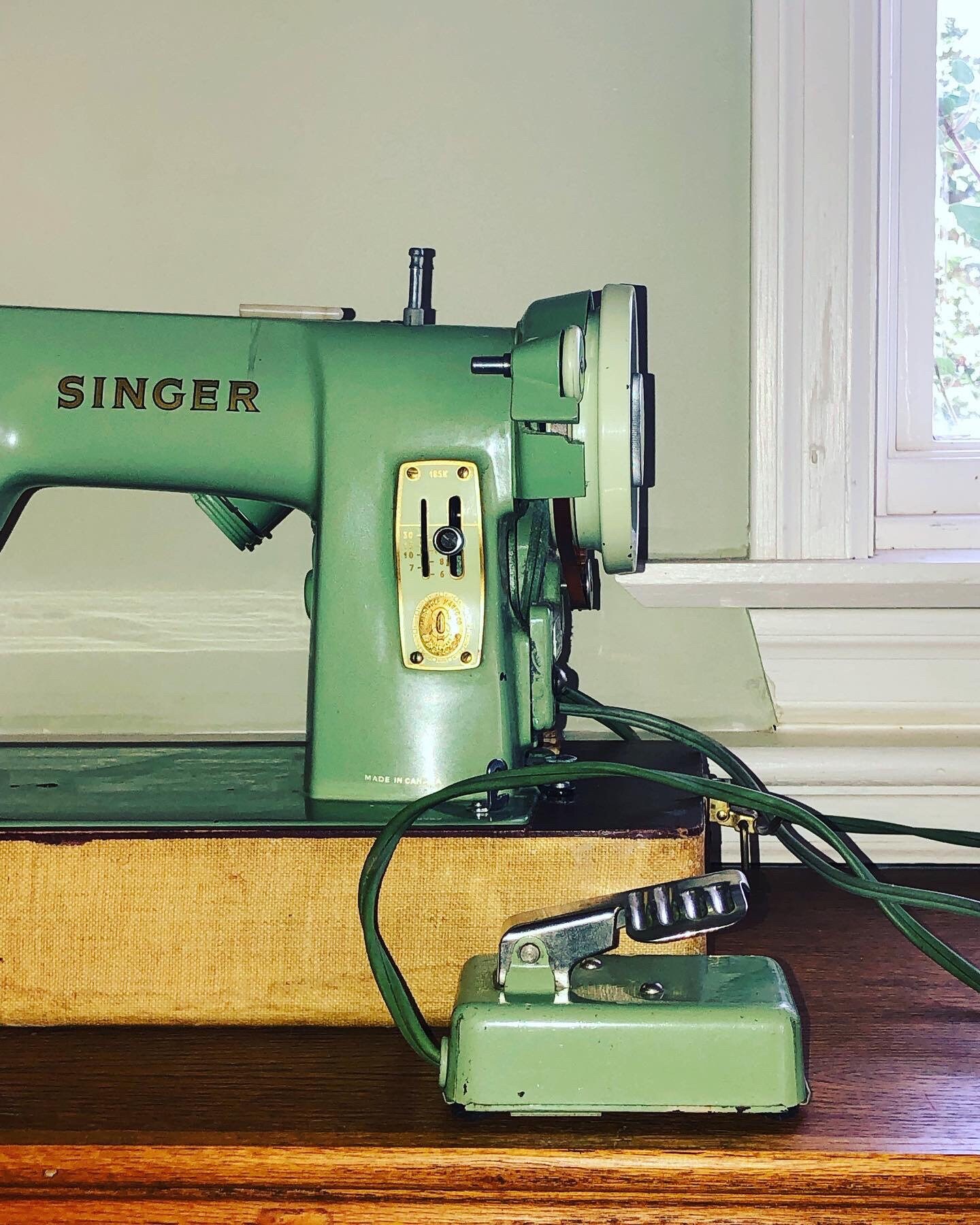 Green Singer Sewing Machine Model RFJ88 1950s Portable Etsy