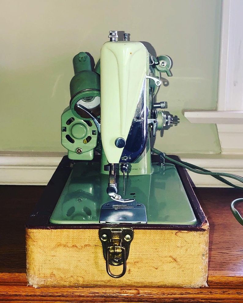 Green Singer Sewing Machine Model RFJ88 1950s Portable Etsy