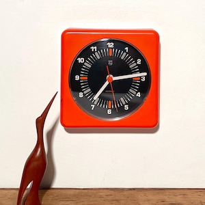 Bright red-orange wall clock kitchen clock from Philips 70s HR 5470