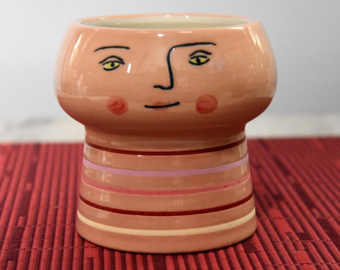 Single people planter honey beige, succulent, houseplant, desktop planter-drainage hole with plug-can be used as pencil holder, trinkets etc