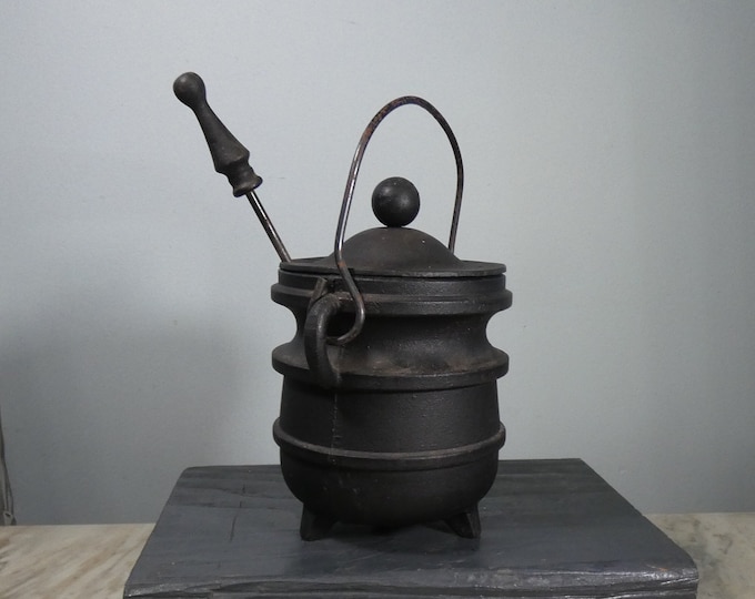 Antique 1800's Cast Iron Smudge Pot Firestarter Tripod Cauldron With