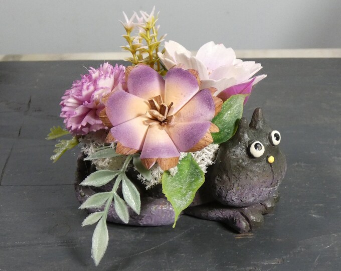Adorable Itty Bitty Kitty Cat Planter with Hand-painted Airbrushed Wood Flowers - Name is "Baby Violet" Kitty Cat!
