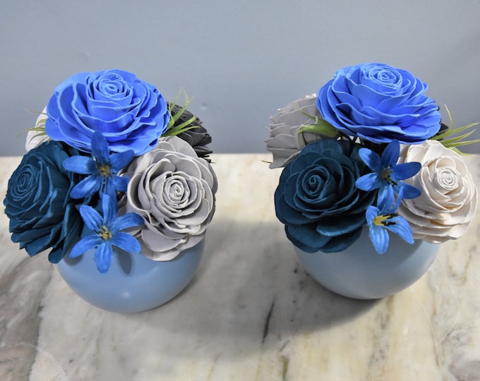 Peaceful summer skies. Five long lasting Sola wood roses in shades of blue and gray