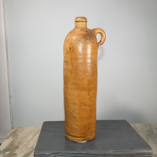 Antieke jaren 1860 Duitse Meuer Brunnen Clay "Selser Tafel Wasser" Seltzer Table Water Bottle Jug Oranje/Tan- Uit een landgoed in New England