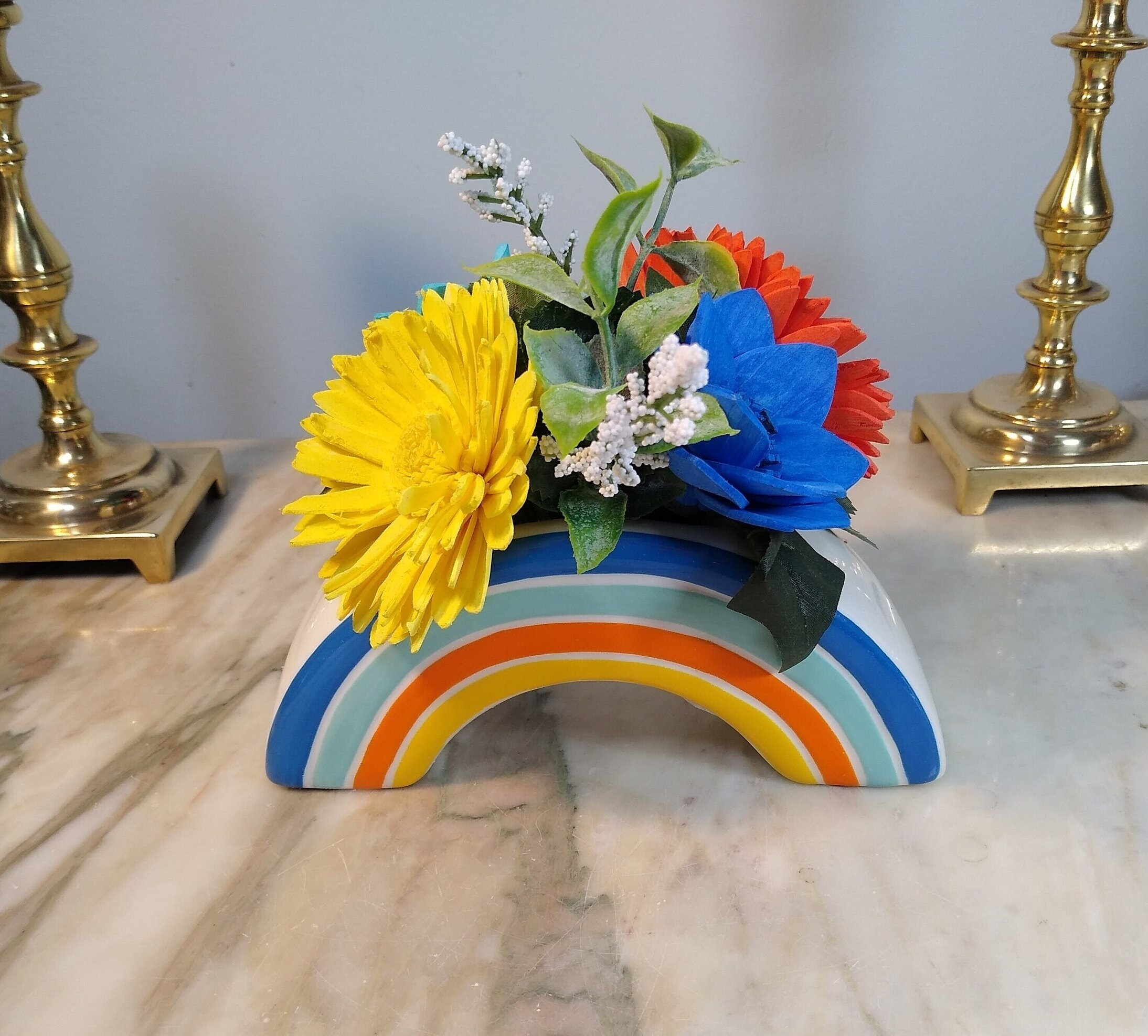 Rainbow planter with 4 pretty coordinating Sola wood flowers