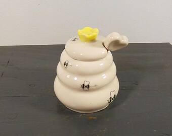 NWT Small Ceramic Bee Hive with wooden honey dipper in gift package