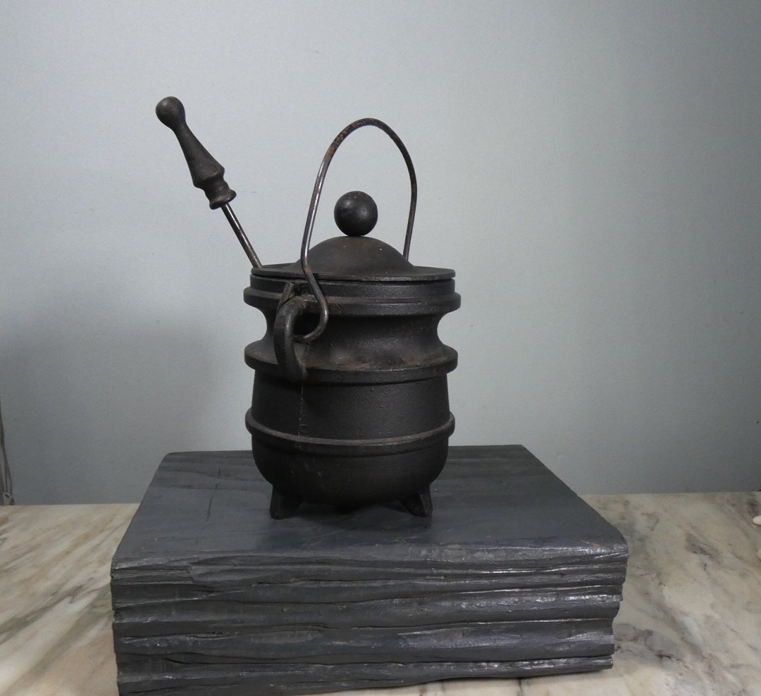 Antique 1800's Cast Iron Smudge Pot Firestarter Tripod Cauldron With