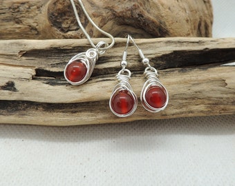 Carnelian Pendant and Earrings - Handwoven in Silver Plated Wire