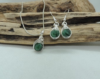 Emerald Pendant and Earring Set, Handwoven in Silver Plated Wire