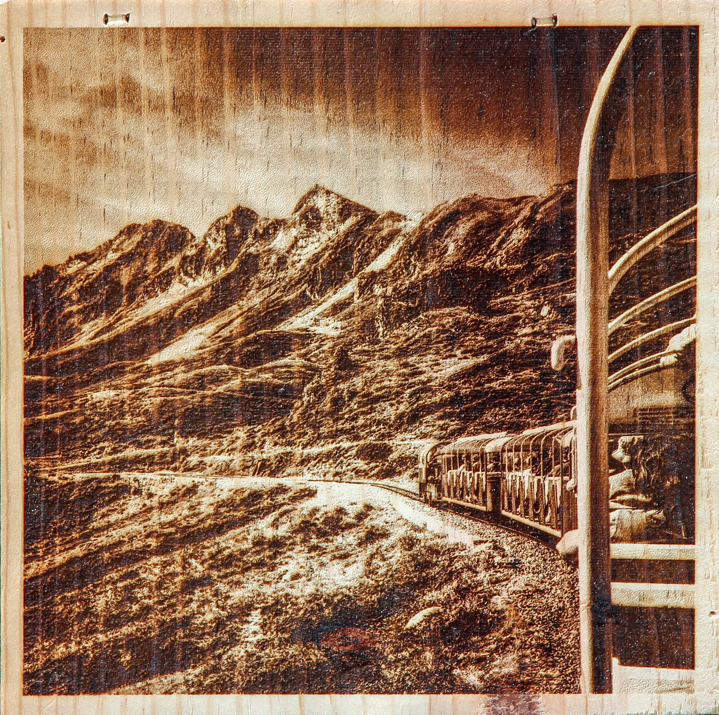 Gravure Laser Personnalisée sur Bois de Récupération