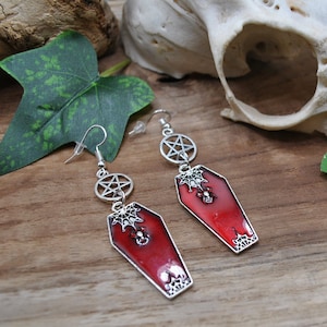 grote doodskist oorbellen met pentagram, gotische sieraden
