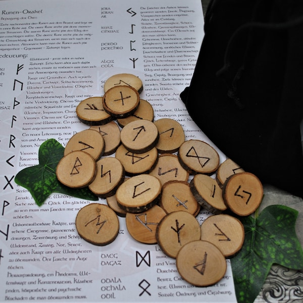 Runen Orakel aus Holz, Wikinger Runensteine, Elder Futhark im Samtbeutel, mit Anleitung