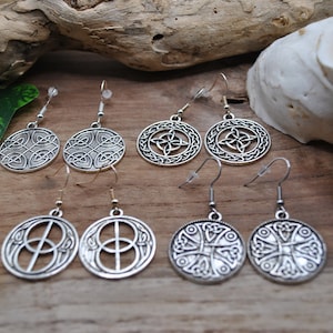 Earrings in medieval - Celtic design, model choice