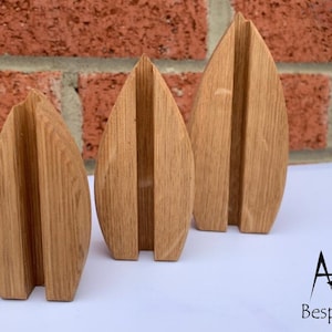 Slender Slotted Boats | Oak Glass Display Stands - Available in Multiple Lengths 7, 8 & 10cm (Custom On Request)