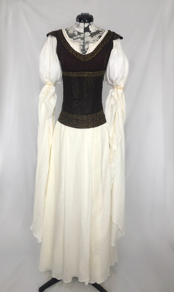 Eowyn Lord of the Rings shield Maiden Dress 