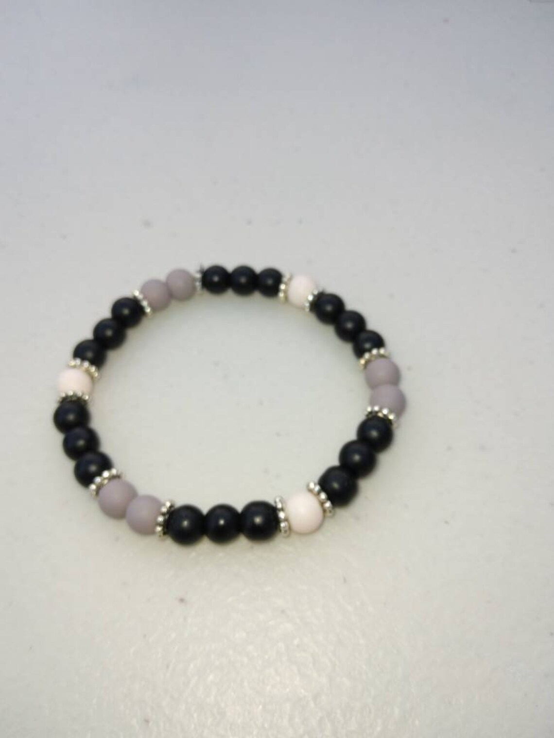 Schwarzes graues und weißes Armband | Etsy