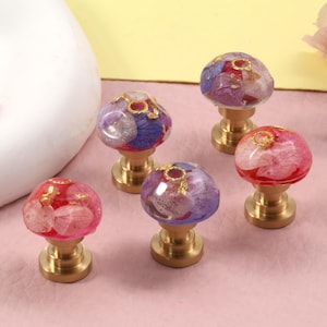 Dried flower cabinet knobs handles, Transparent flower dresser knobs, pink purple drawer knobs handles Closet knobs handles Cabinet Hardware