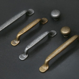 Vintage Cabinet Pulls Handles Antique Drawer Pull Handle Bronze Dresser Knob Pulls Wardrobe pulls Kitchen Pulls Handles Furniture Hardwares