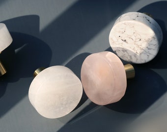 Pomelli per mobili in cristallo rosa naturale. Maniglie per cassetti in marmo naturale. Pomello della maniglia del comò Boho, maniglie delle manopole dell'armadio, pomello della maniglia dell'armadio