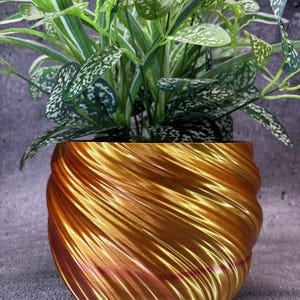 Maceta grande retorcida para plantas de todo tipo (color dorado y cobre con rayas finas) - 20 cm de diámetro x 15 cm de alto; Maceta moderna