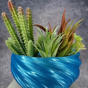 Liten, grund, vriden kruka för suckulenter eller katter (färg: Artic Blue) - 15 cm i diameter och 7,5 cm hög; Modern kruka; USA-butik